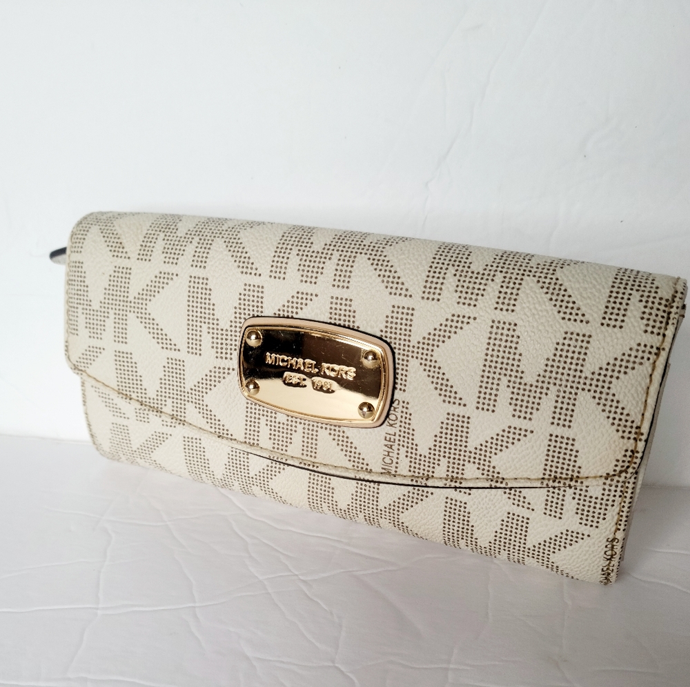 MICHAEL Michael Kors Cream and Gold Wallet